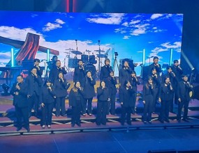 스파크 집회 금란교회에서 진행되었던 스파크 집회에서 꿈꾸는 먼지, 기프티드, 위클레시아, 청춘찬양단, 위러브유닛과 함께빅콰이어가 함께 찬양했습니다. 말씀과 찬양으로 하루를 온전히 드린 집회를 통해서 모든 단원들 찬양을 드리며행복했습니다.총연출로 이끌어주신 안찬용대표님과 수엔터테인먼트 최남철 대표님,팀사운드 박경배 대표님,금란교회 모든 스텝분들과 GCM 스텝들, 빅콰이어 단원분들 정말 수고 많으셨습니다 ======빅콰이어 겨울분기 단원 모집 / 보컬 트레이닝 프로젝트국내 최고 지휘자님들과 함께반드시 성장하는 훈련의 시간!다가오는 겨울방학 분기에는크리스마스 공연, 연말 대형콘서트, 신년음악회,겨울방학 수련회 사역, 다양한 방송 출연 등한 해의 마무리와 새해의 시작을빅콰이어와 함께 힘차게 만들어 갑니다.훈련 기간2025년 12월 ~ 2026년 2월(총 12주, 72시간 집중 트레이닝 + 보너스 트레이닝)매주 화·목 저녁 7시~10시 (주 2회)정규클래스 훈련 내용빅콰이어 공식 레퍼토리발성 / 가창 / 무대 퍼포먼스 / 팀워크무대 감각부터 사역 마인드까지한 단계 성장하는 실전형 보컬 트레이닝지원서 링크https://forms.gle/UbKkQa8AenXxGNZo91:1 카톡 상담http://pf.kakao.com/_bFxhFu/chat단원지원문의 02-3280-7693공연섭외문의 02-2608-7693 